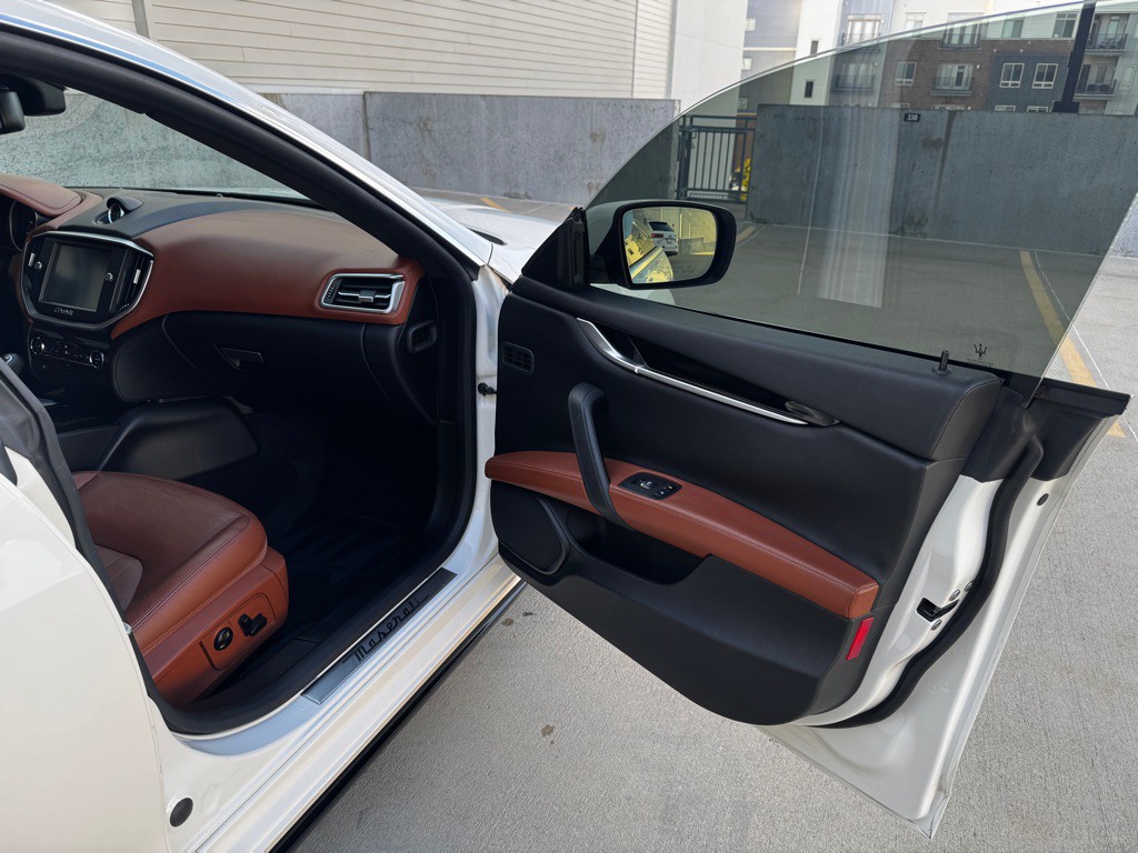 2016 Maserati Ghibli Image 21