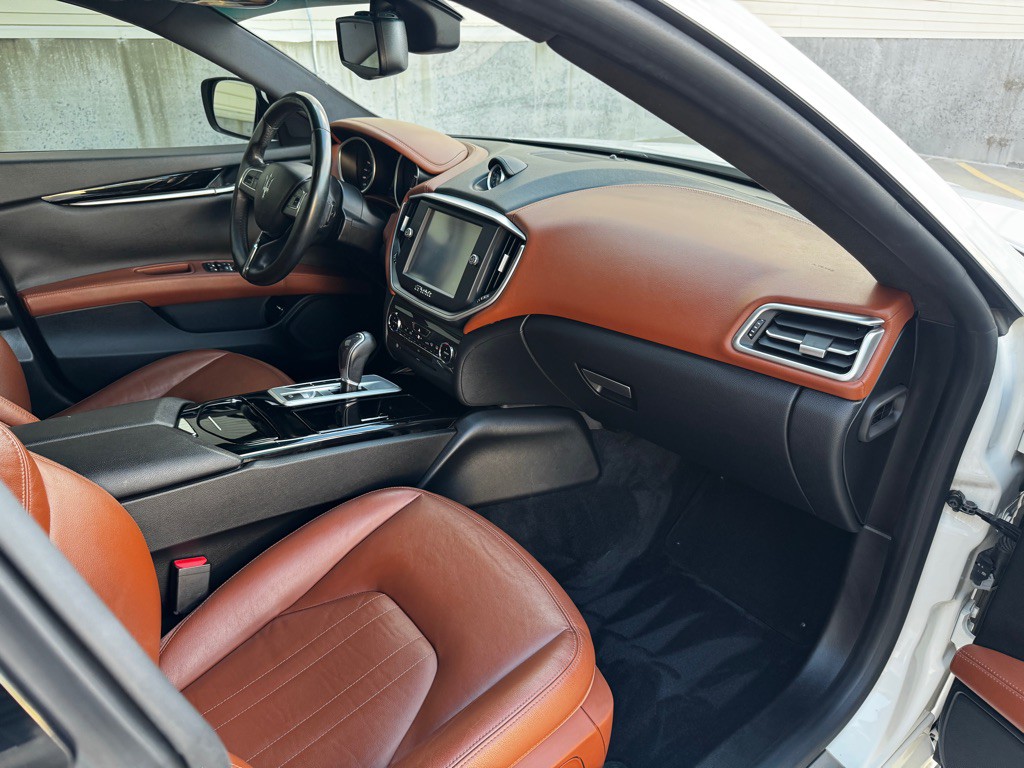 2016 Maserati Ghibli Image 22