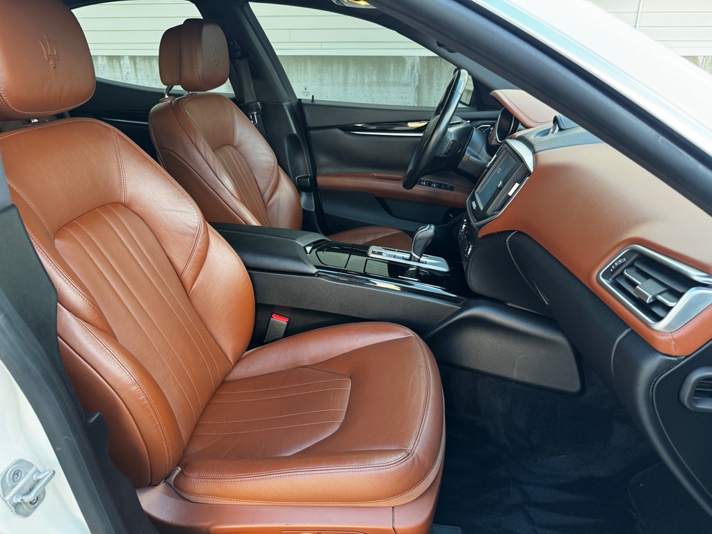 2016 Maserati Ghibli Image 23