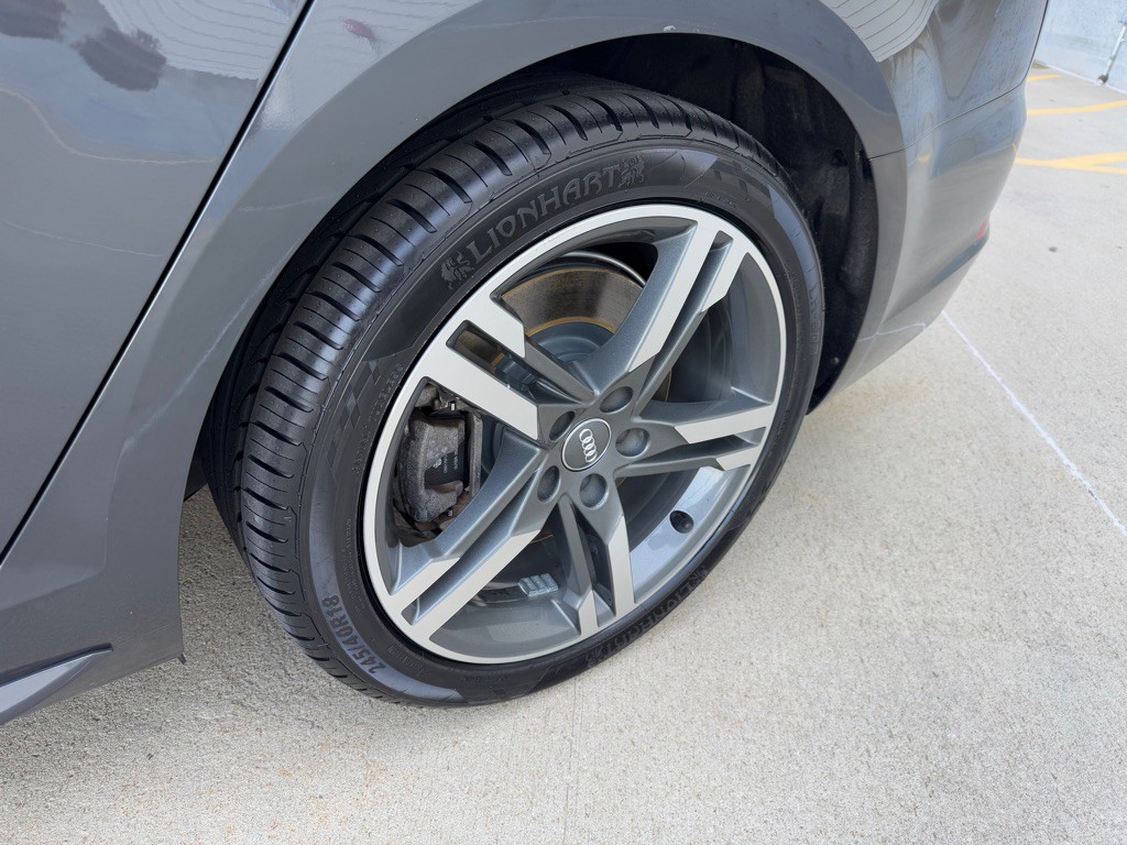 2017 Audi A4 Image 9