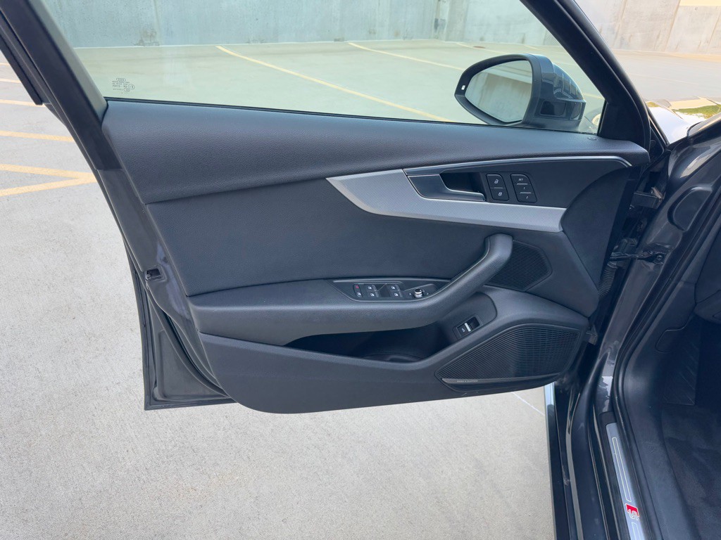 2017 Audi A4 Image 10