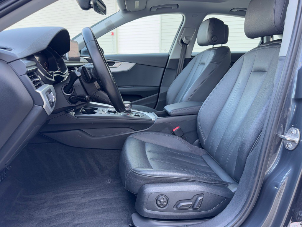 2017 Audi A4 Image 12