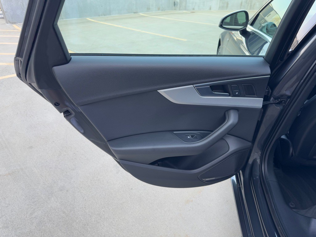 2017 Audi A4 Image 23