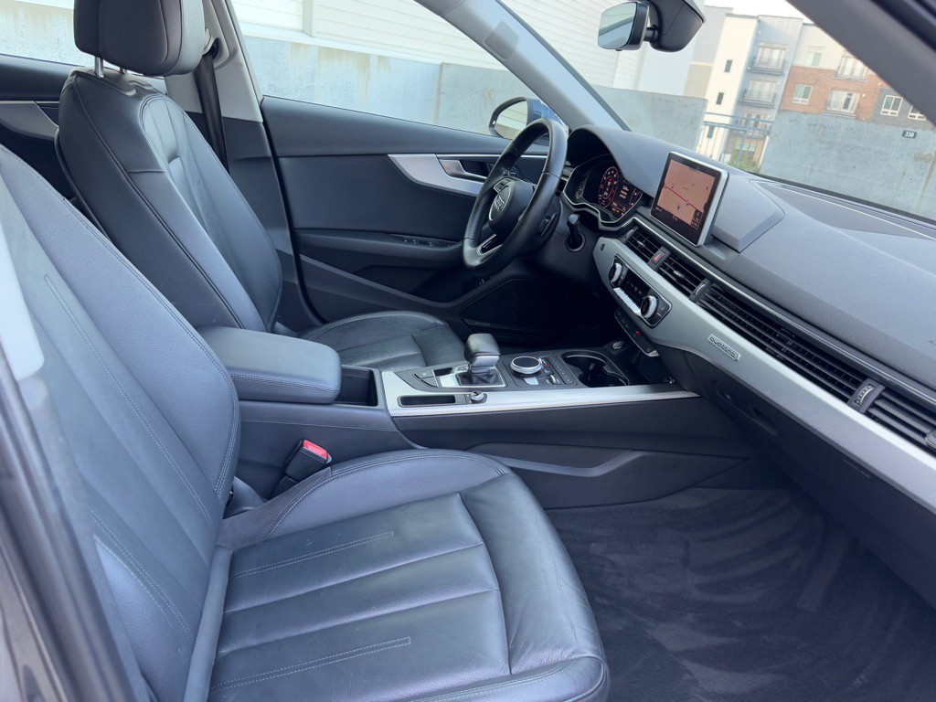 2017 Audi A4 Image 30