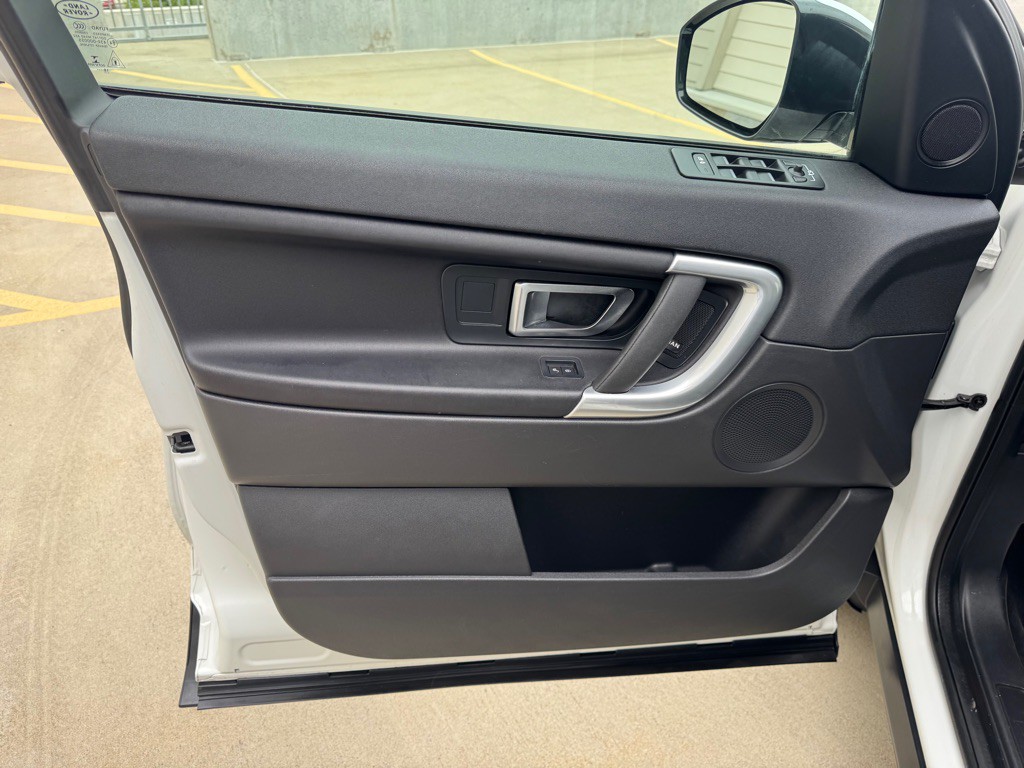 2019 Land Rover Discovery Sport Image 10