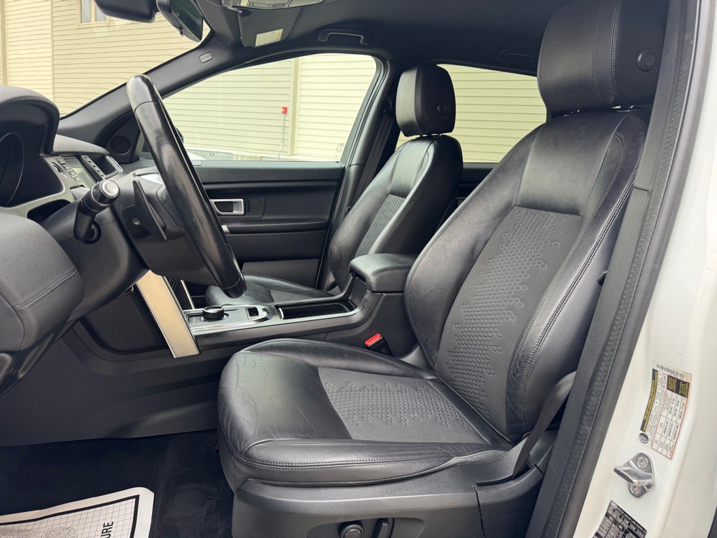 2019 Land Rover Discovery Sport Image 12