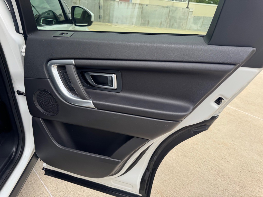2019 Land Rover Discovery Sport Image 23