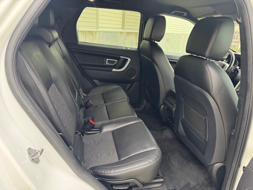 2019 Land Rover Discovery Sport Image 24