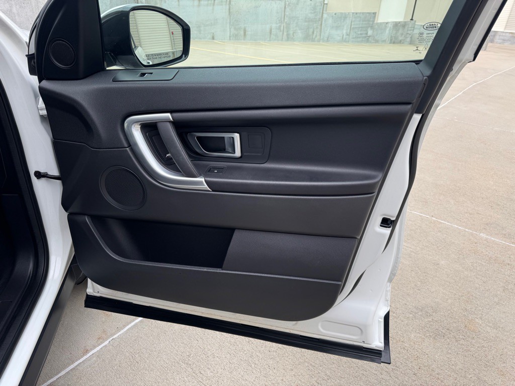 2019 Land Rover Discovery Sport Image 25