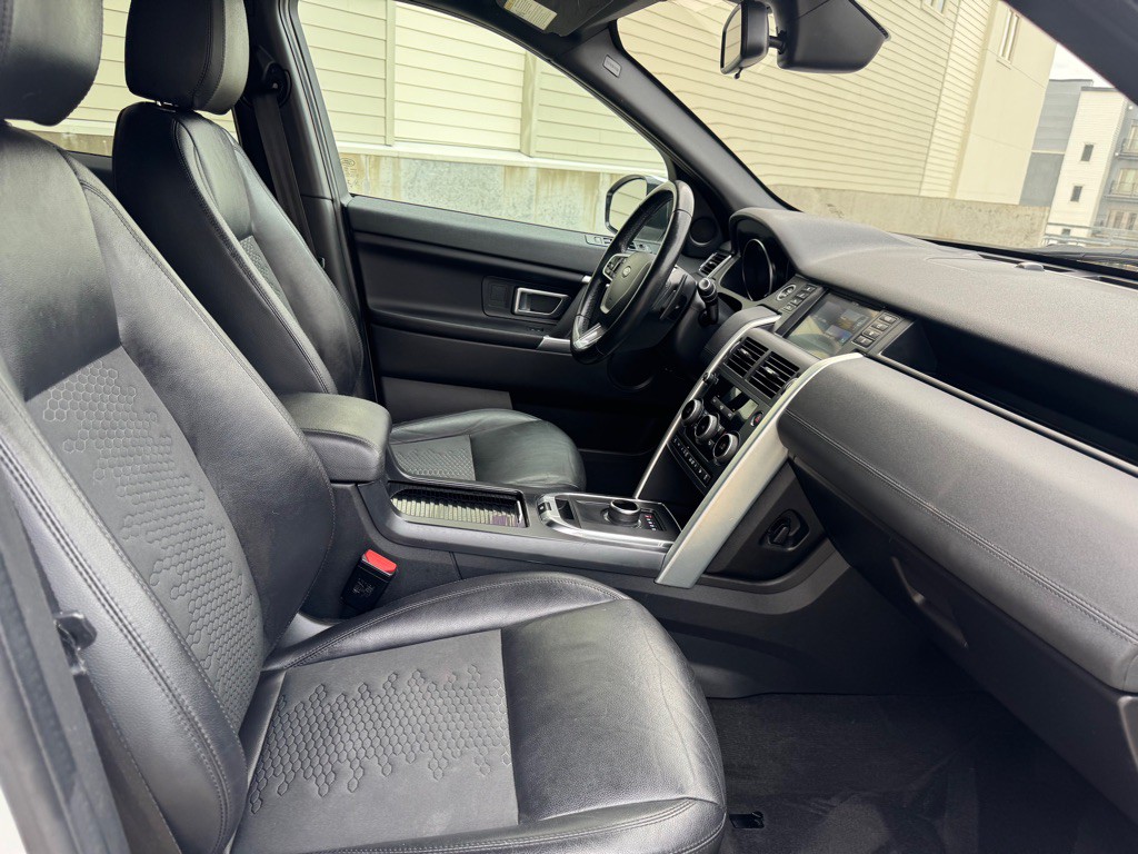 2019 Land Rover Discovery Sport Image 26