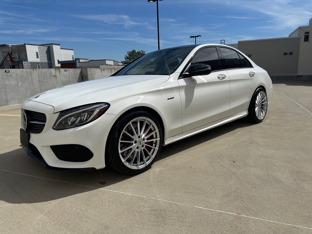 2016 Mercedes-Benz C-Class Image 3
