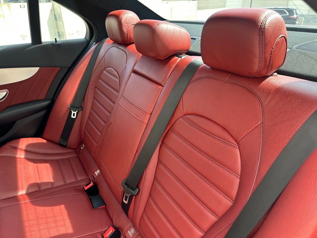 2016 Mercedes-Benz C-Class Image 22