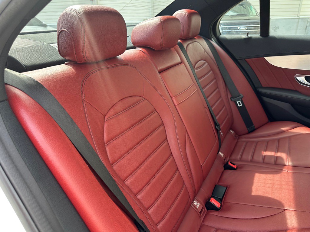 2016 Mercedes-Benz C-Class Image 25