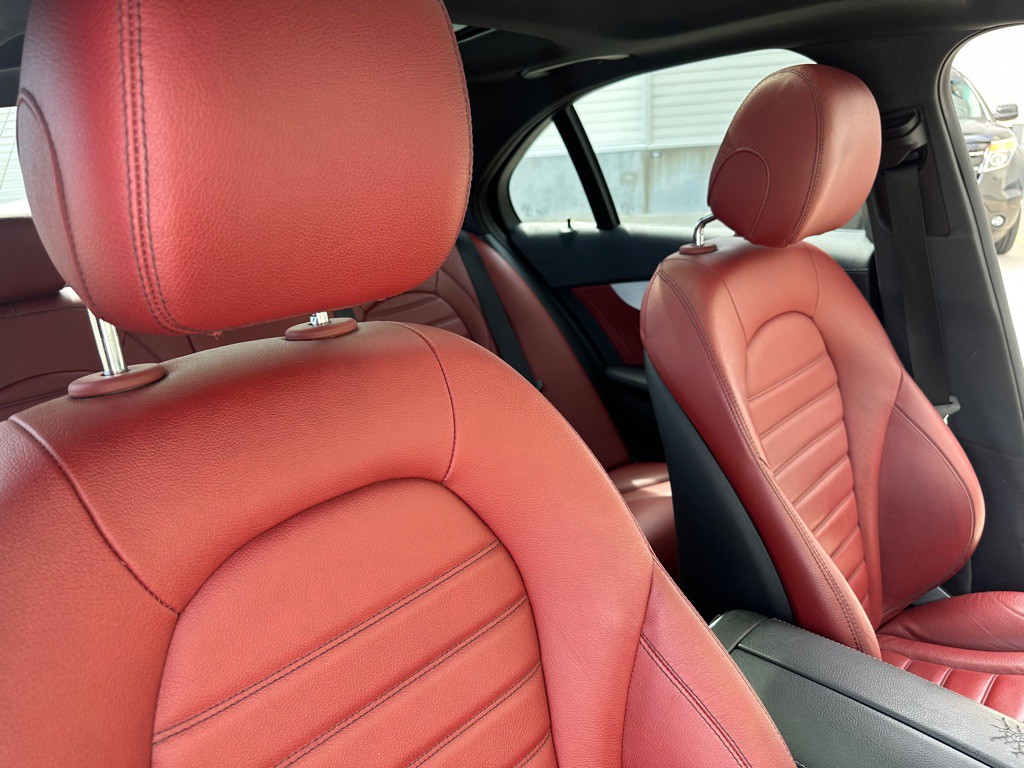 2016 Mercedes-Benz C-Class Image 30