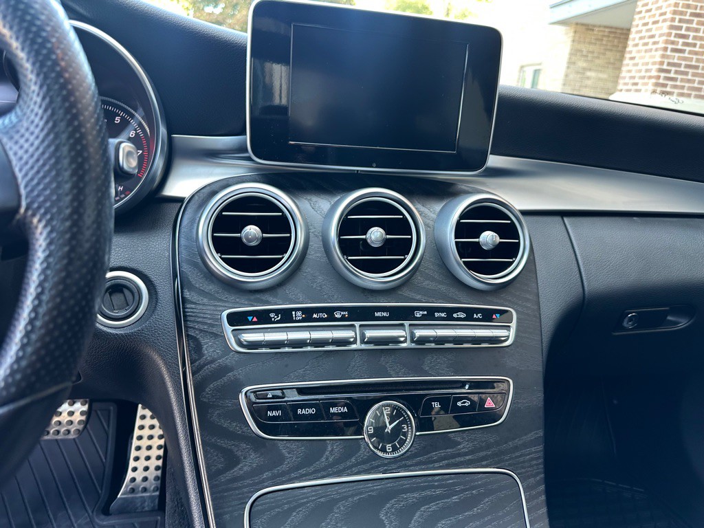 2018 Mercedes-Benz C-Class Image 15