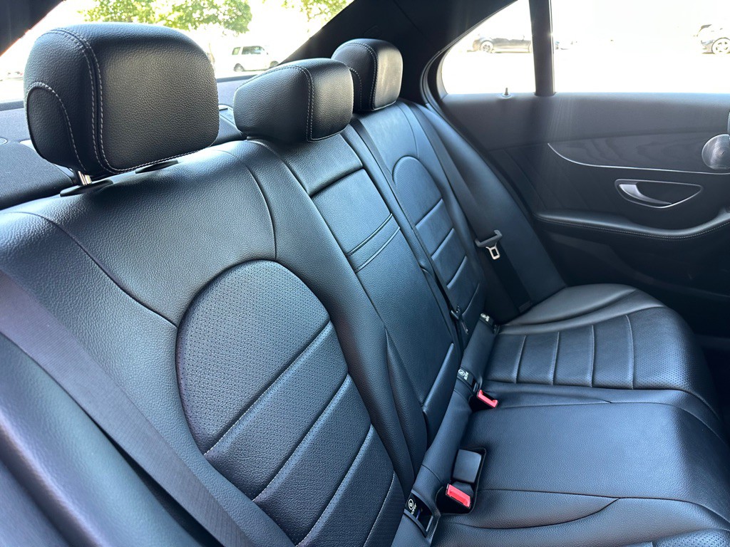 2018 Mercedes-Benz C-Class Image 25