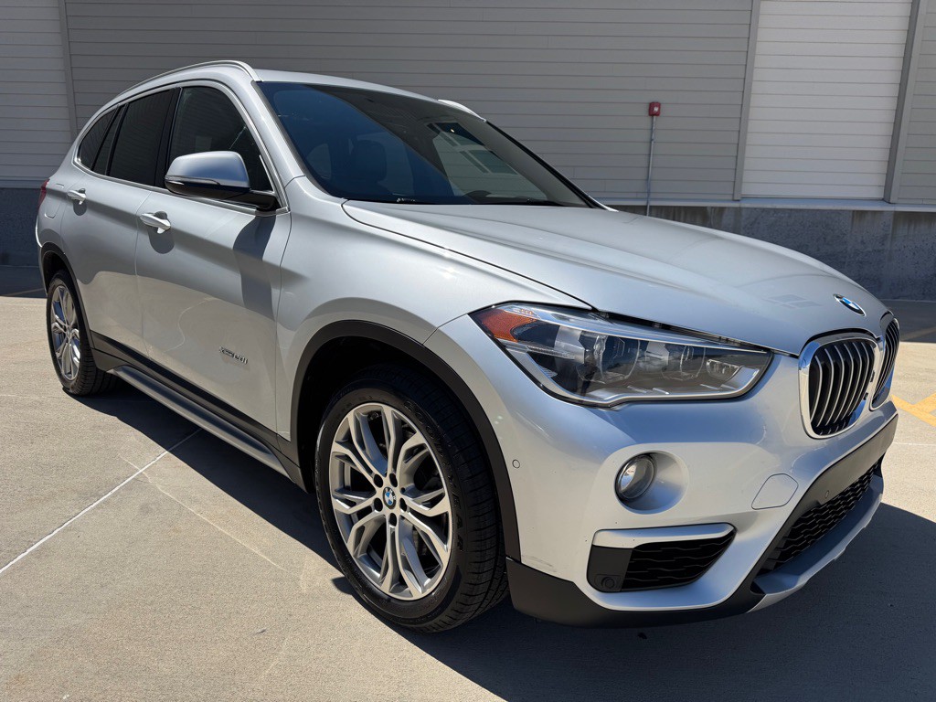 2017 BMW X1 Image 1