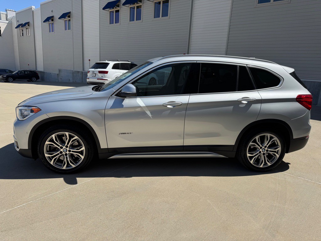 2017 BMW X1 Image 6