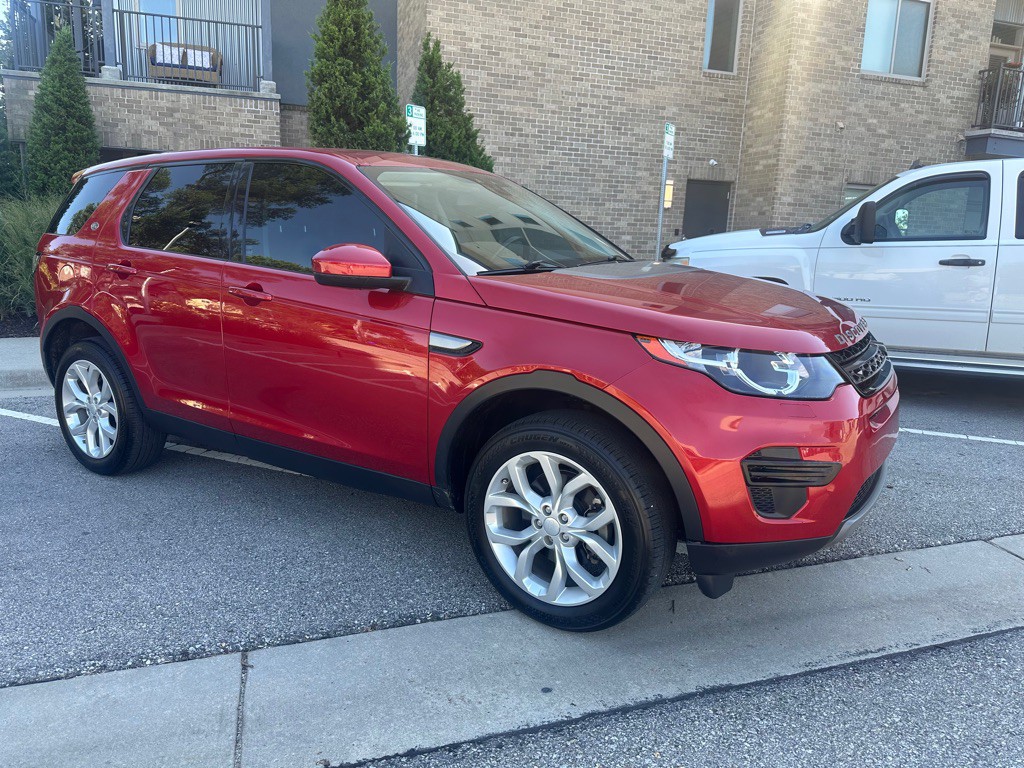 2019 Land Rover Discovery Sport Image 1