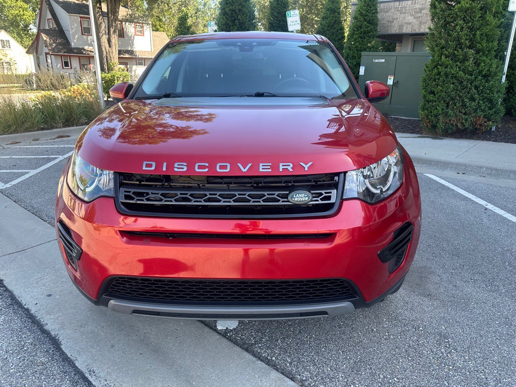 2019 Land Rover Discovery Sport Image 2