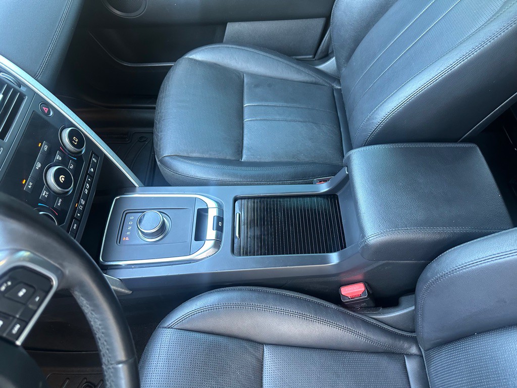 2019 Land Rover Discovery Sport Image 12