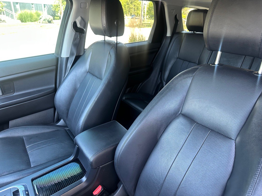 2019 Land Rover Discovery Sport Image 14