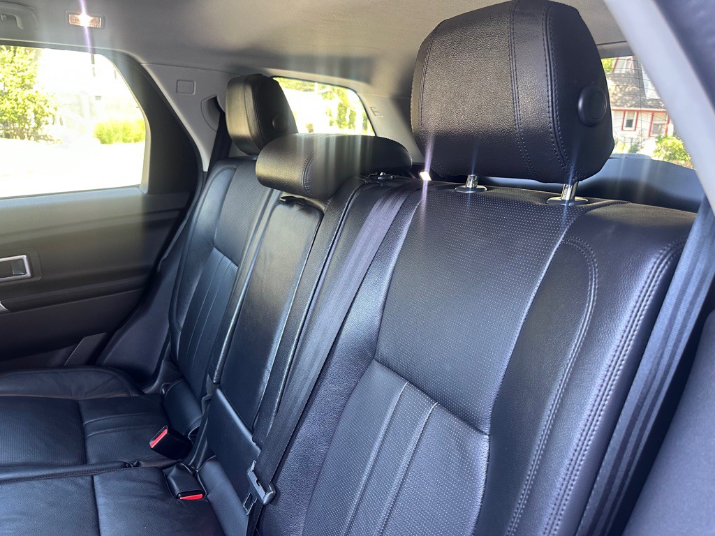 2019 Land Rover Discovery Sport Image 17