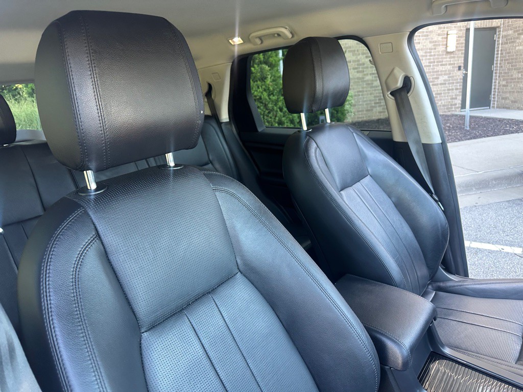 2019 Land Rover Discovery Sport Image 25