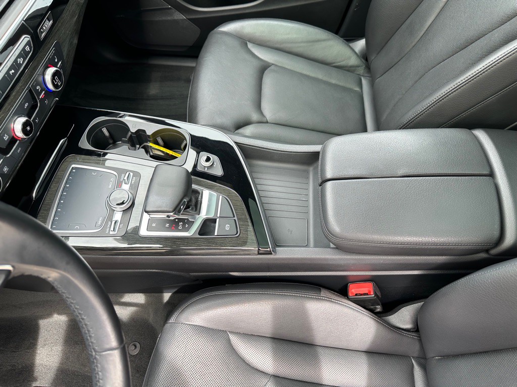 2017 Audi Q7 Image 9