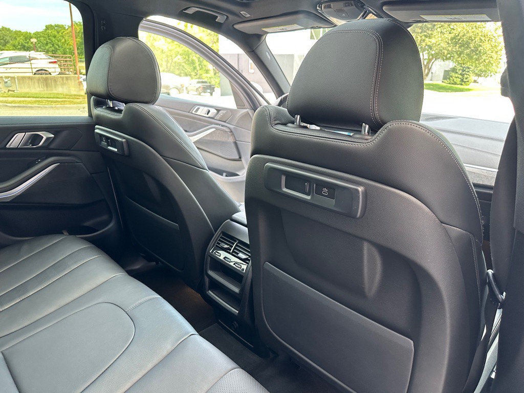 2022 BMW X5 Image 24
