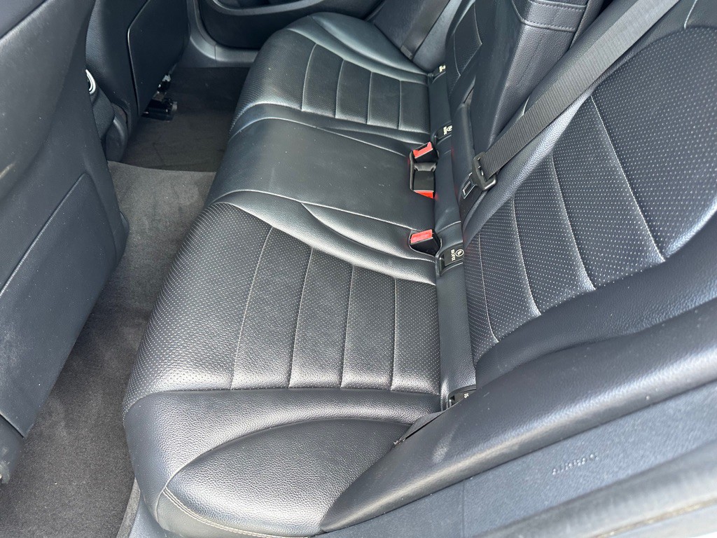 2018 Mercedes-Benz C-Class Image 16