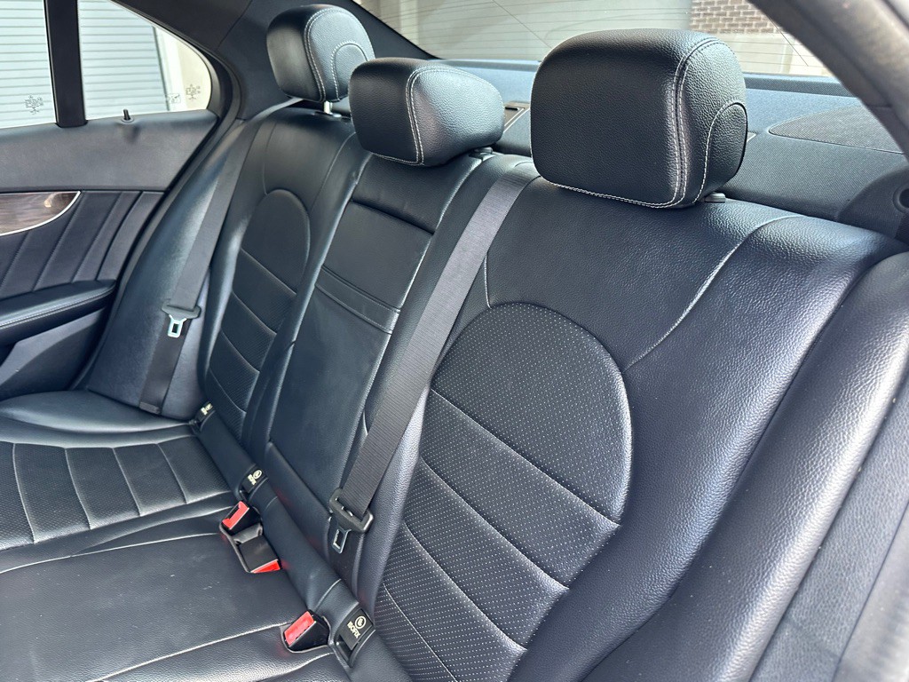 2018 Mercedes-Benz C-Class Image 17