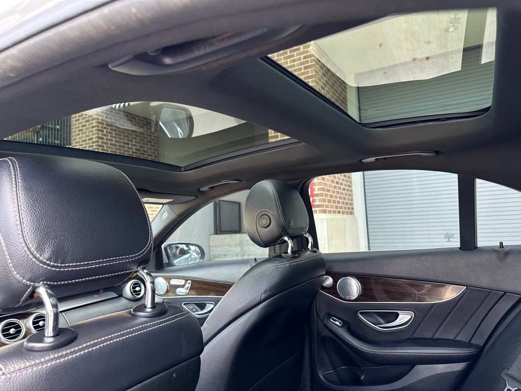 2018 Mercedes-Benz C-Class Image 18