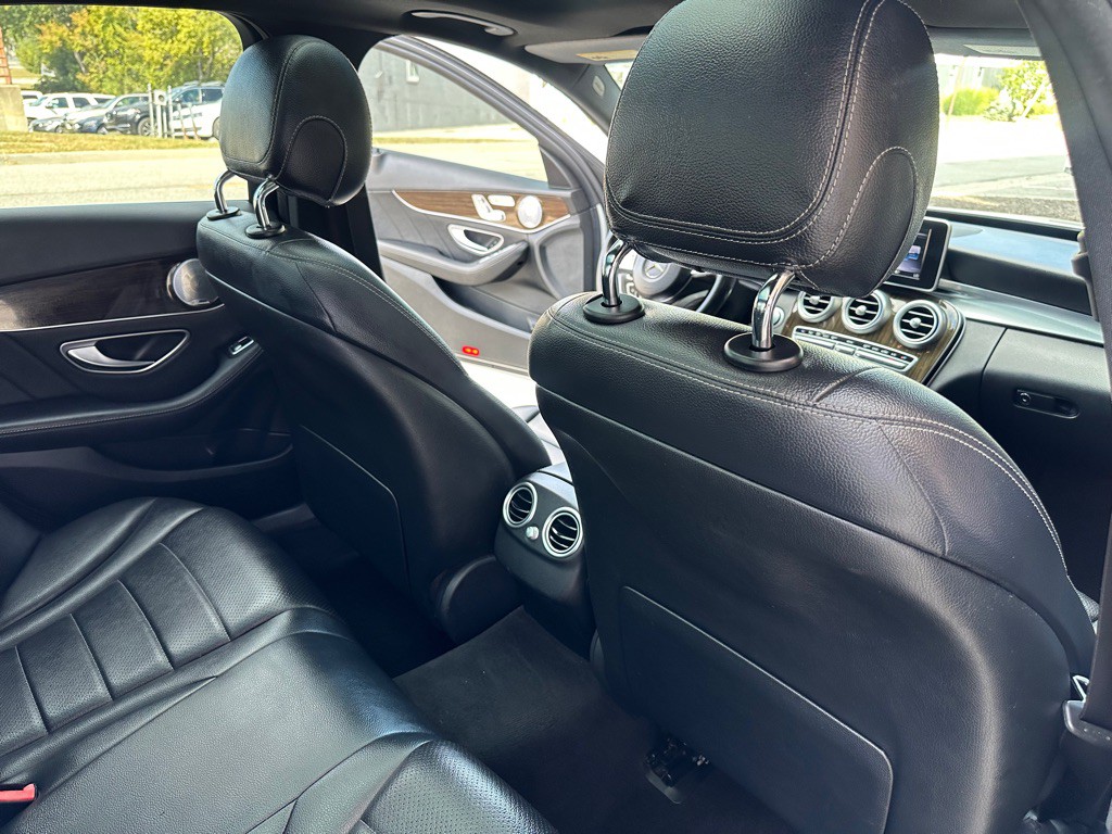 2018 Mercedes-Benz C-Class Image 19