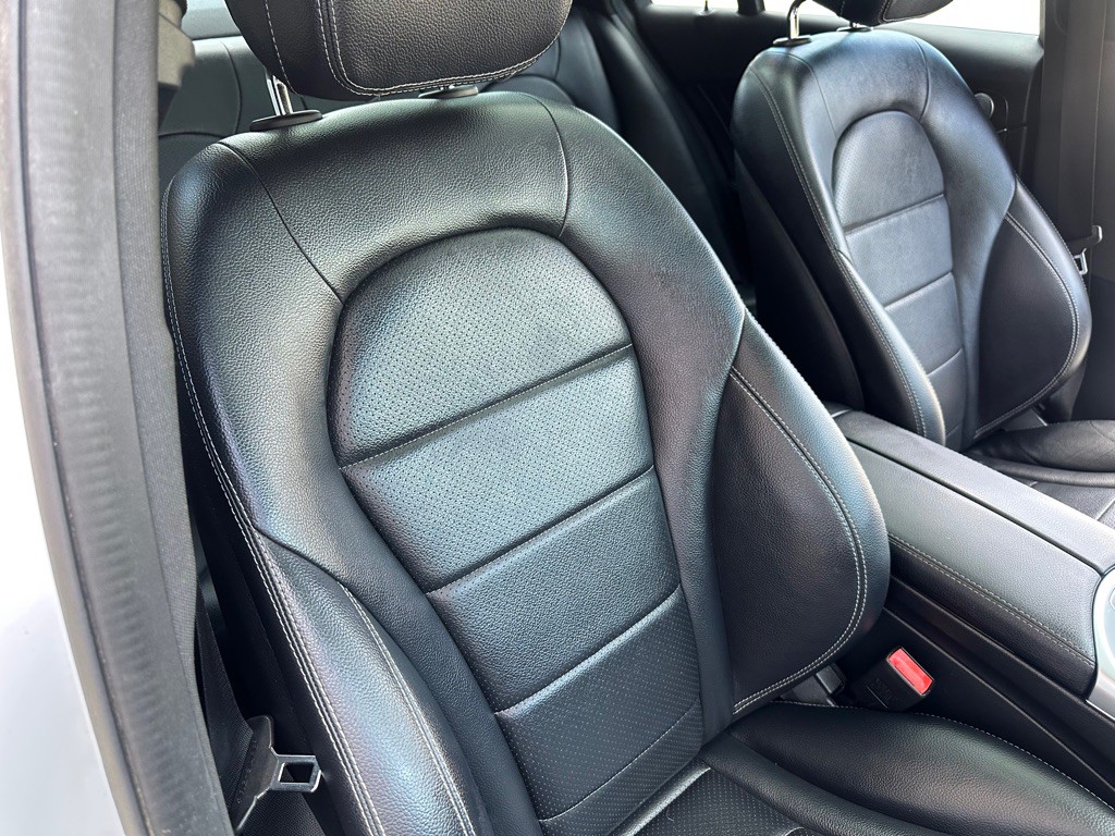 2018 Mercedes-Benz C-Class Image 25
