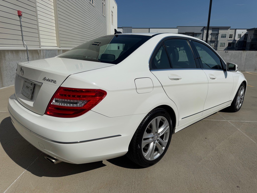 2013 Mercedes-Benz C-Class Image 3