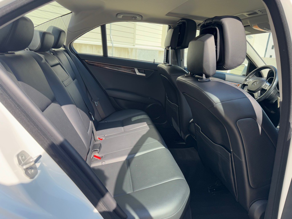 2013 Mercedes-Benz C-Class Image 24