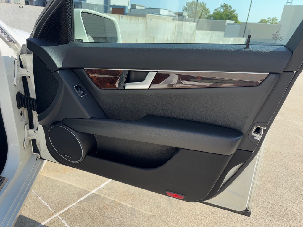 2013 Mercedes-Benz C-Class Image 25