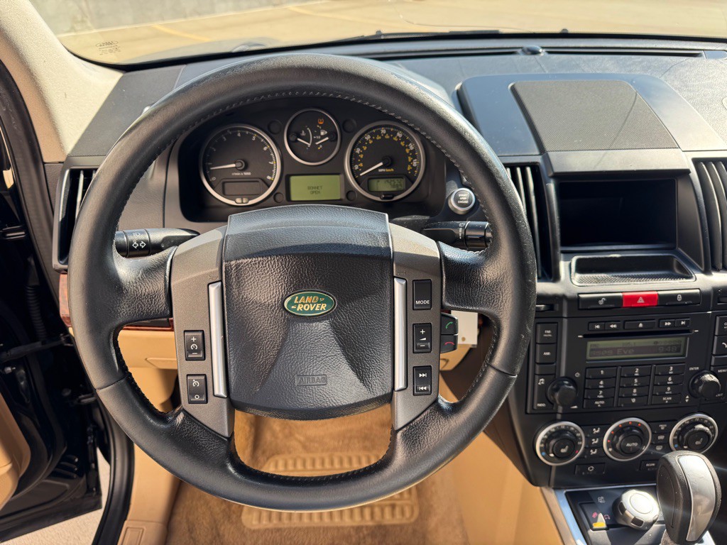 2008 Land Rover LR2 Image 9