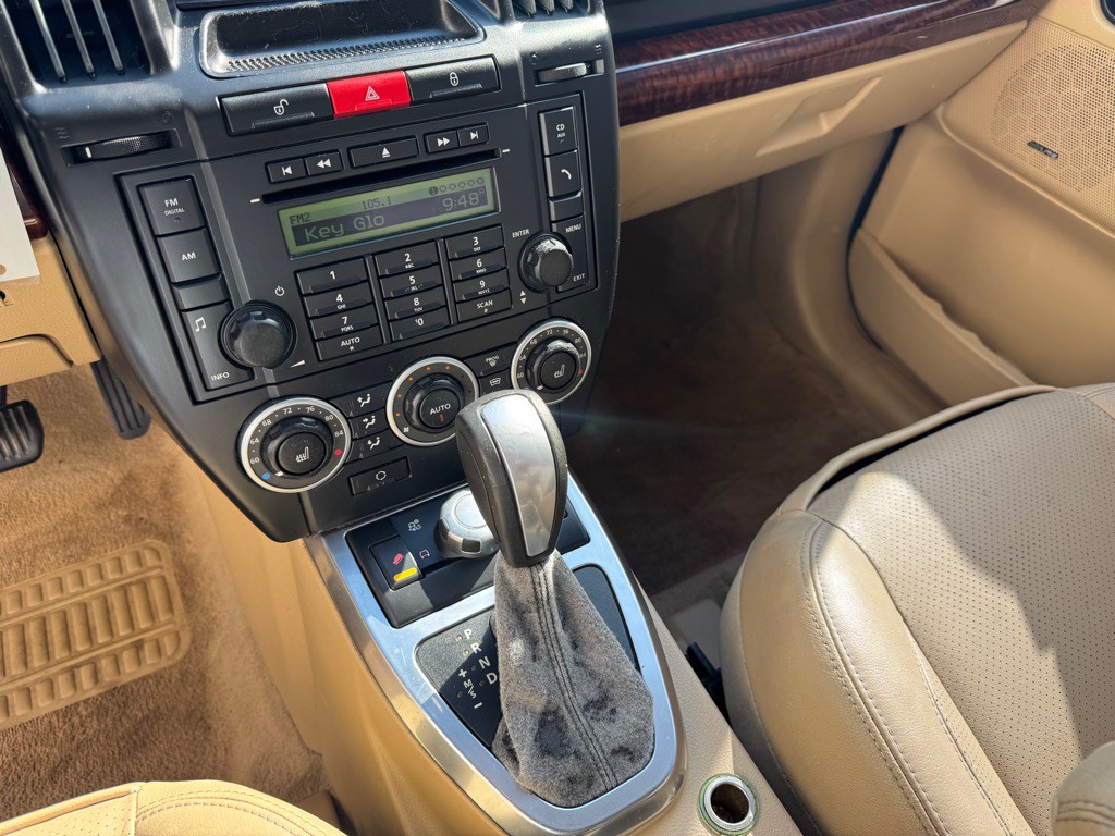2008 Land Rover LR2 Image 12