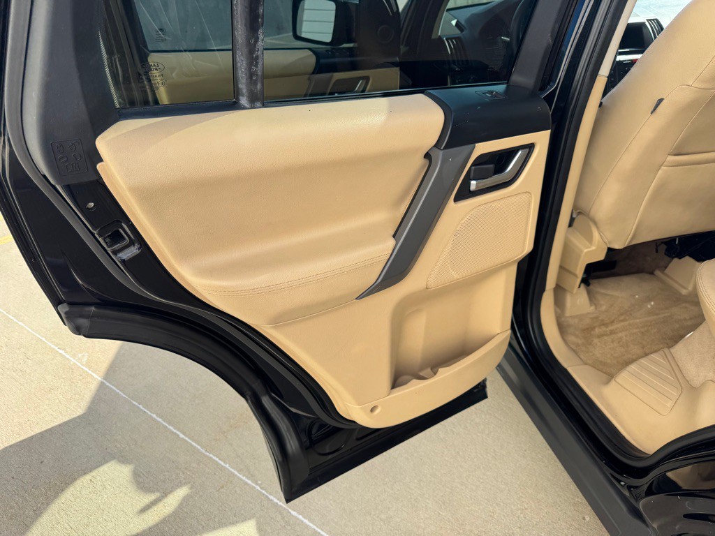 2008 Land Rover LR2 Image 13