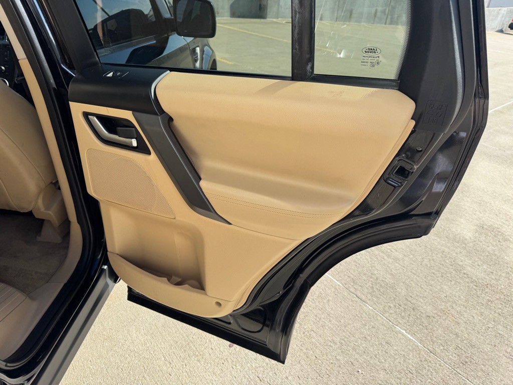 2008 Land Rover LR2 Image 16