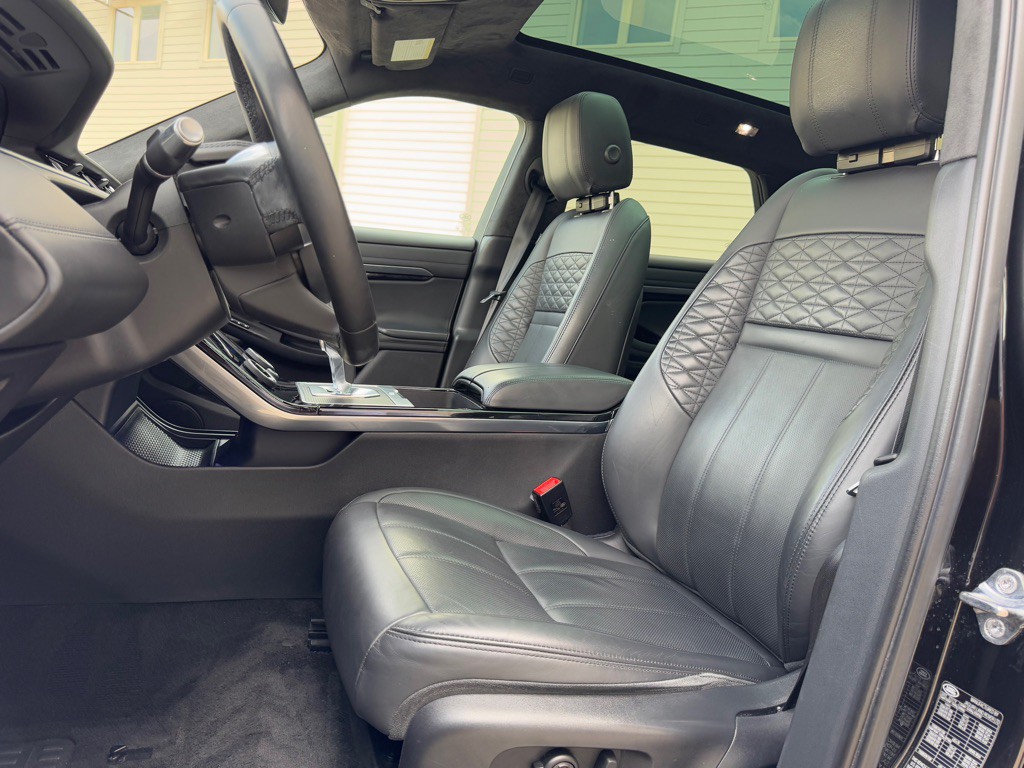 2020 Land Rover Range Rover Evoque Image 12