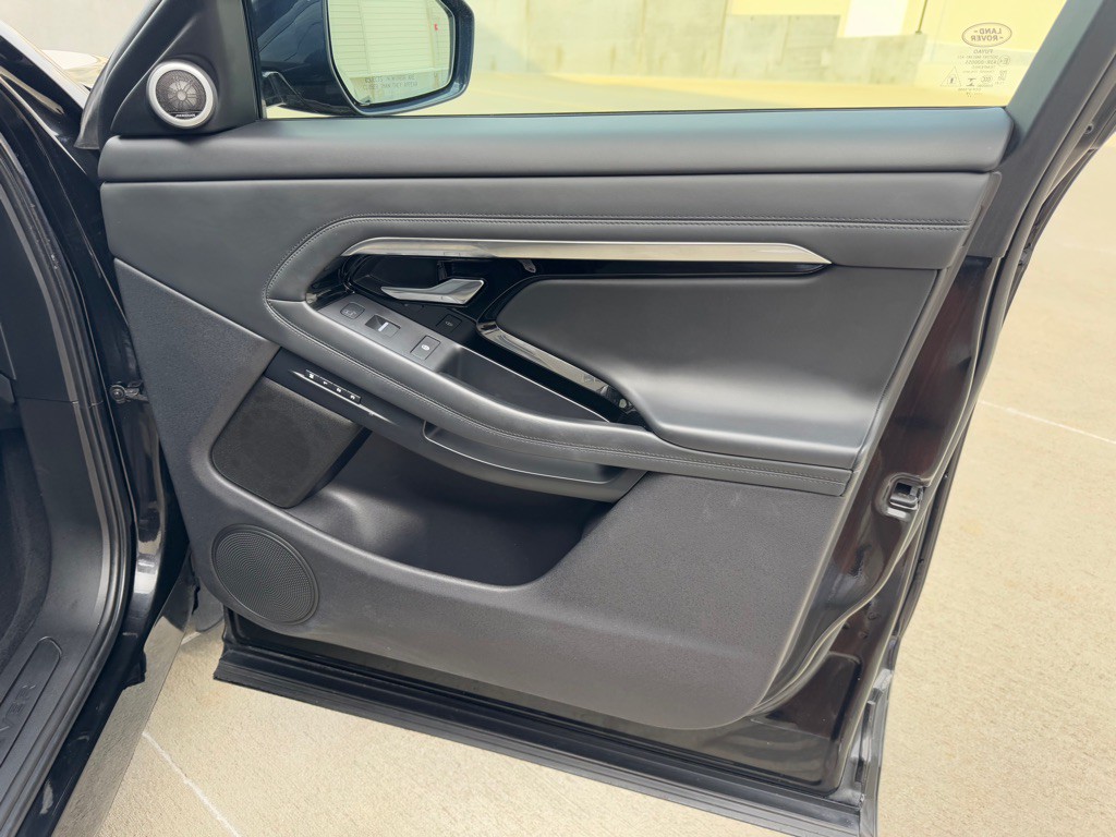 2020 Land Rover Range Rover Evoque Image 26