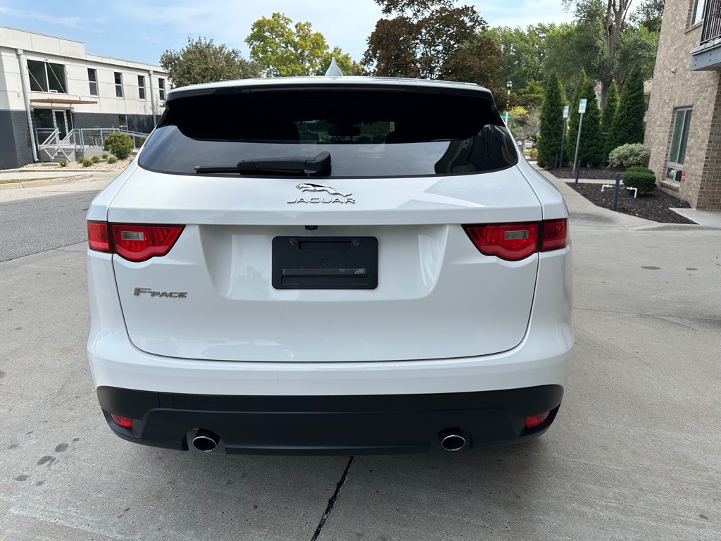 2018 Jaguar F-PACE Image 6