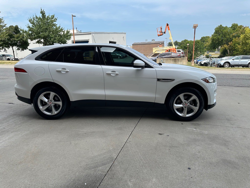 2018 Jaguar F-PACE Image 8