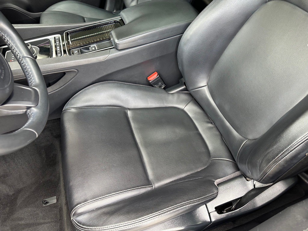 2018 Jaguar F-PACE Image 14