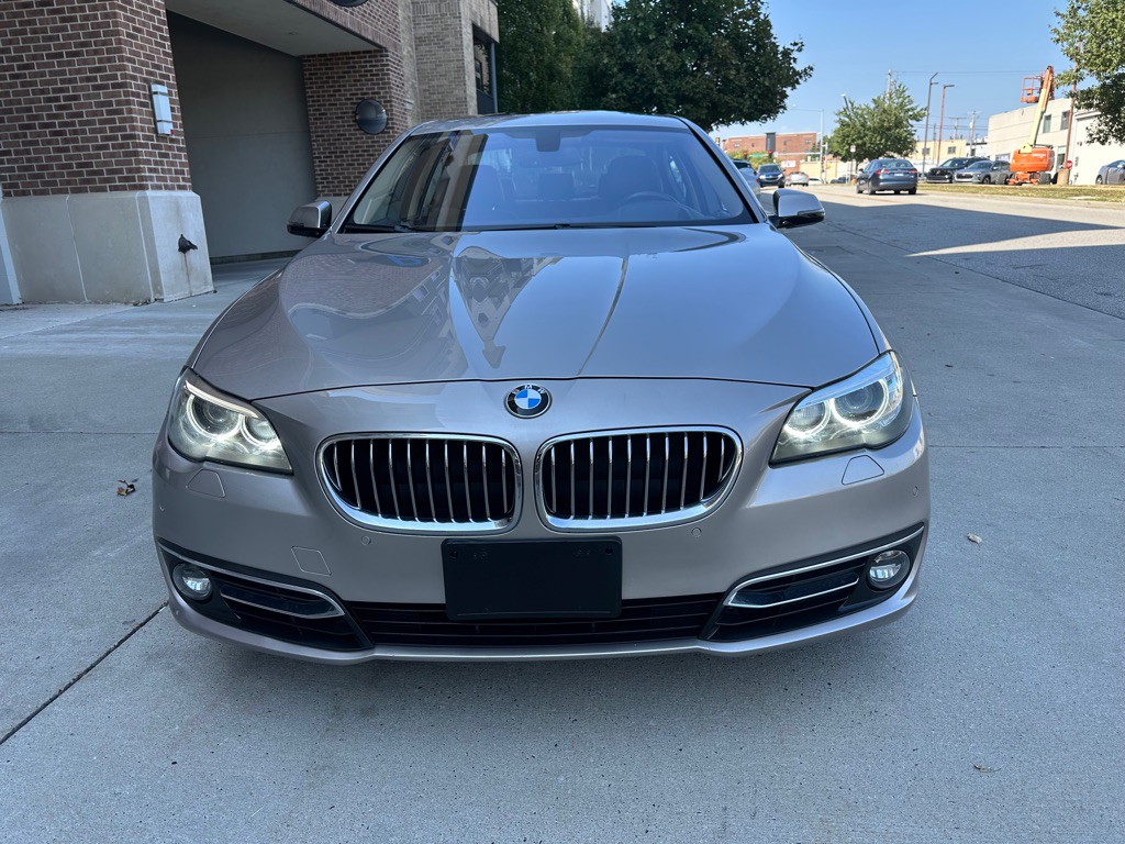 2015 BMW 5 Series Image 2