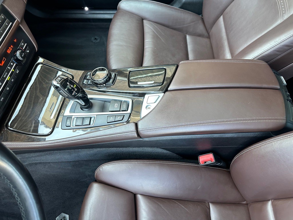 2015 BMW 5 Series Image 13