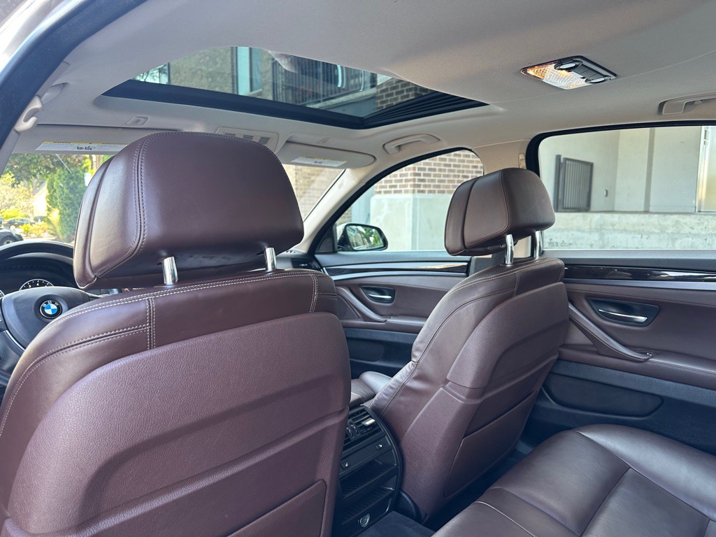 2015 BMW 5 Series Image 21
